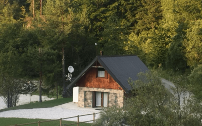 Rivestimento in Pietra Botticino per Lo Chalet “La Luna delle Montagne”